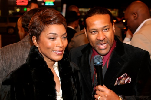 Kevin T. Robertson interviewing Angela Bassett